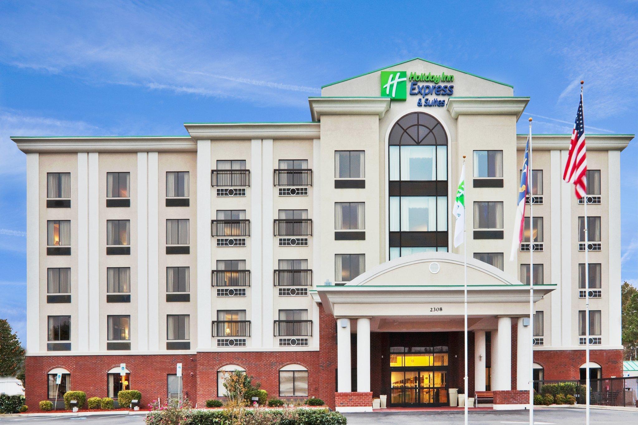 Holiday Inn Express & Suites Wilson-Downtown By Ihg Exterior photo